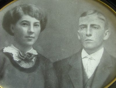 Wilhelm Julius Sjursen med Agnes tidlig i ekteskapet.JPG