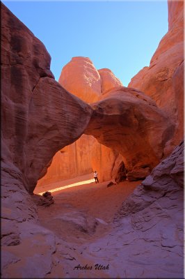 Sandstone Arch, Arches Utah.jpg