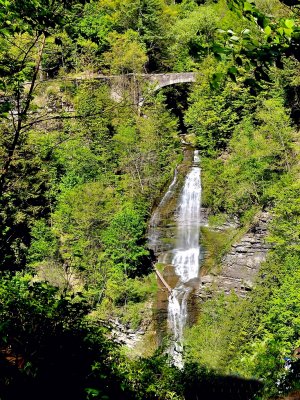Deh-ga-ya-soh Falls