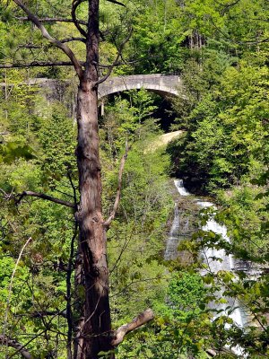 Deh-ga-ya-soh Falls