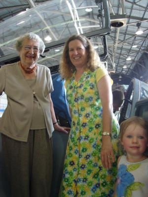 g4/28/670128/3/60878299.050MaryMurphyLisetteandMegan.jpg