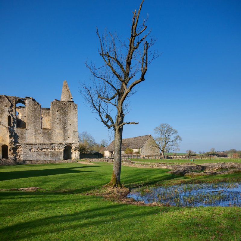 Minster Lovell 2
