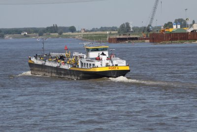 Port 4 op De Waal