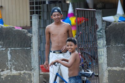 Selenias neighbors are in the piata business. Managua, Nicar.