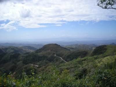 The dirt road up to Monteverde, Bay of Nicoya in the background.