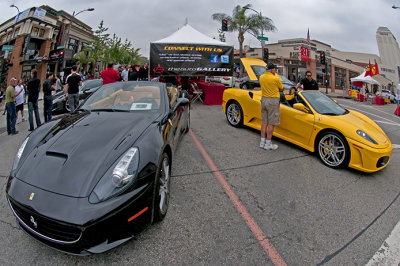 2011 Ferrari California (left) / Ferrari Scuderia Spider (right)