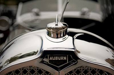 Auburn radiator cap & name badge