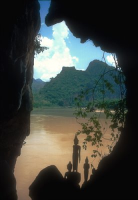 Pak Oh Cave looking out