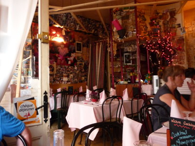 interior of restaurant Les Fetes Galantes