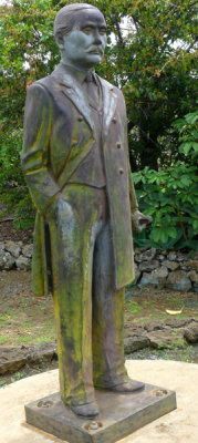 Dr. Sun Yat Sen (!866 - 1925)