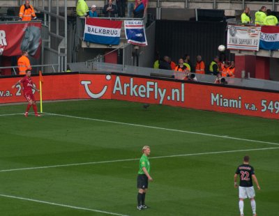 Corner met links.