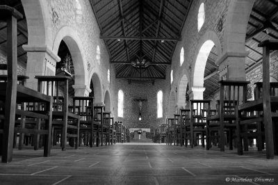 16-07 Inspiring interior church