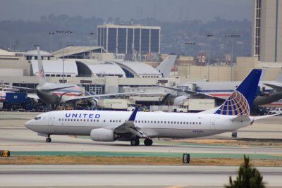 United Airlines(in Continental livery) Boeing 737
