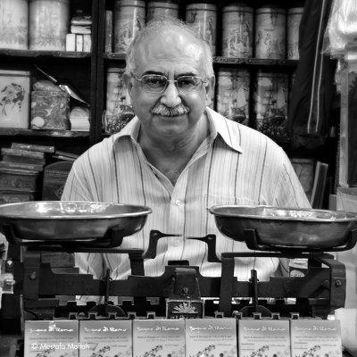 Merchandiser - Istanbul (Take me a Picture Series)