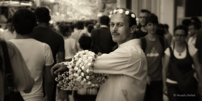 Head Wreath Vendor - Istanbul