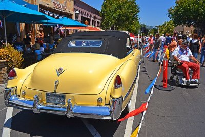 Yellow Cadillac - Redwood City's July 4th car show 