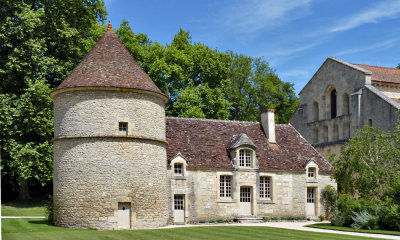 060Abbey Fontenay.jpg