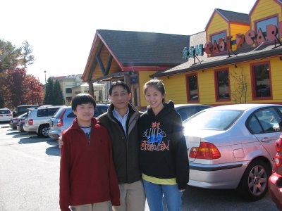 with his children_2009.JPG