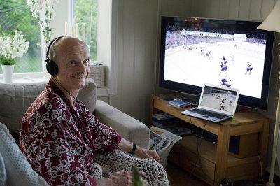 Watching Stanley Cup final (game 6) 2 am !