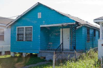Note 'Katrina disaster' lettering on house