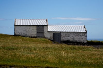 Barn on Dryholaey plateau.