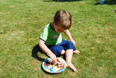 Might as well sit in the sun to enjoy that piece of cake!