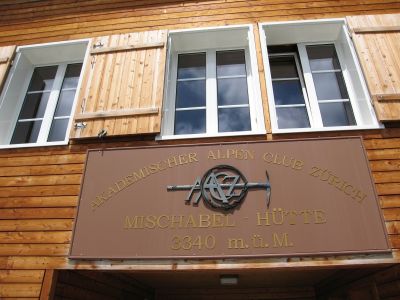 We stop at Mischabel hut for a rest