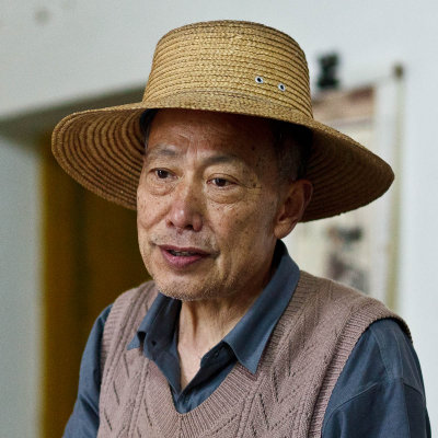 Farmer, Three Gorges Dam relocation village