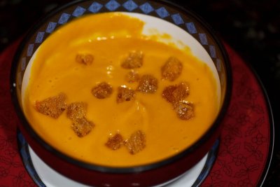 Parsnip soup with croutons