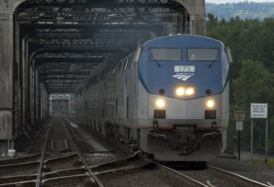 Amtrak #14 heads into Vancouver, WA