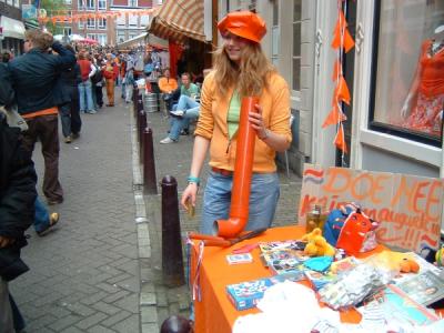 Queensday 2005 - cut the pickle and win a prize