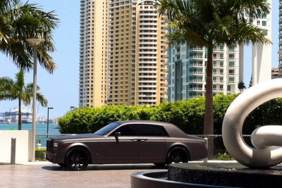 Luxury cars at Epic Hotel, Miami