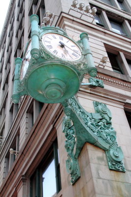 Macy's clock, Chicago