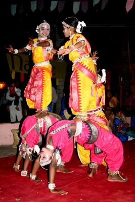 Acrobatic Dancers, Dilli haat, Delhi