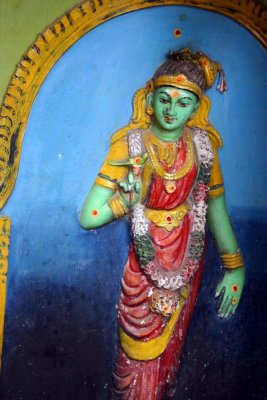 Carvings and paintings are everywhere, Madurai