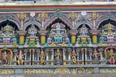 Symmetric scultpures, Meenakshi temple, Madurai, India
