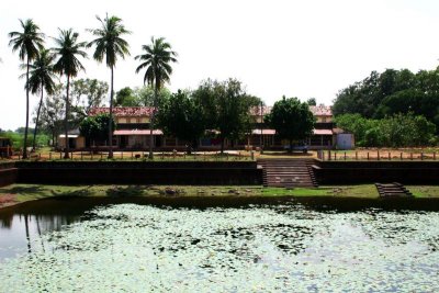 Sivan Temple tank, Karaikudi, India