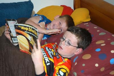 Jack reads to Ian Sunner 2006