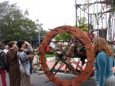 IMG_0508 Derps salute the steampunk float.jpg