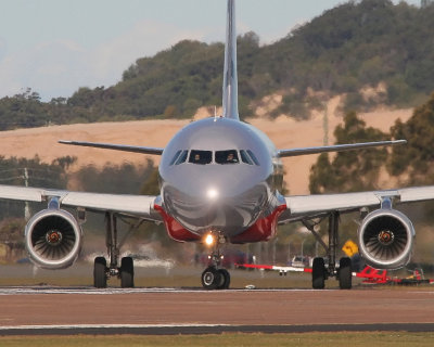 VH-VQT - Airbus A320 - Williamtown 2 Jul 06