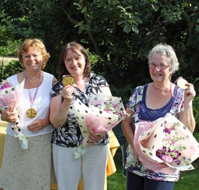 Garden party at Nic's wedding