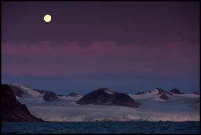 Evening light at Spitsbergen west coast