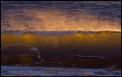 Sunset light on a wave - Grnhgen land
