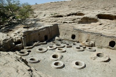 Rainwater wells (no freshwater on Quesm)