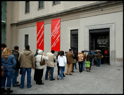 People waitng outside Madrid National museum to se Picassos Guernica at display