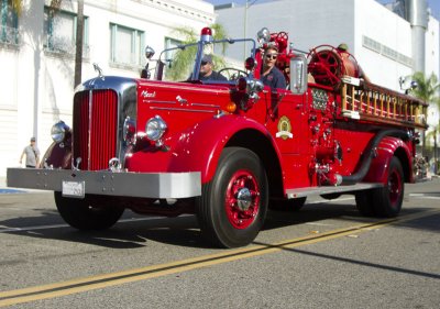 1952 Mack 95 Model Fire Engine
