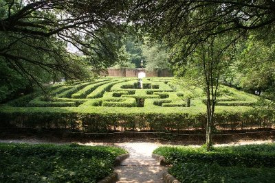 Garden at Williamsburg