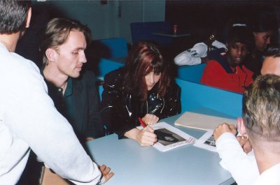 Robin Z signing autographs
