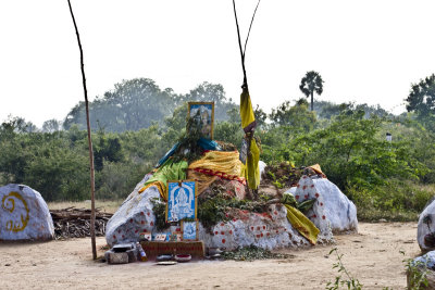 Some kind of shrine. Got a long explanation by some sadhu type who then asked for money.