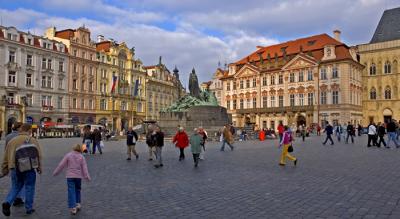 Old town square_Prague.jpg